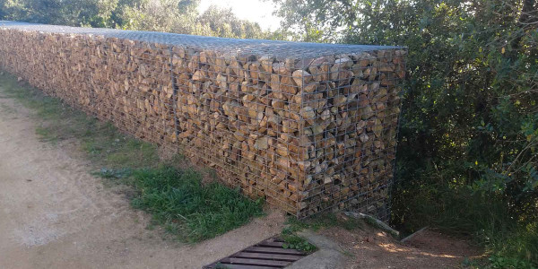 Estructuras geotécnicas Muros de gaviones en Osona